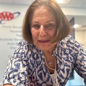 Meet your Posher, Robin